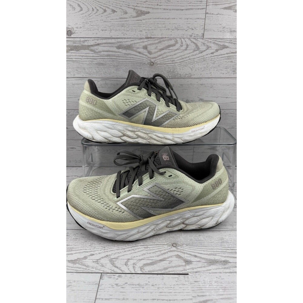 New Balance FF X 880 V14 women’s size 8B Running Shoes Mint With Silver #596